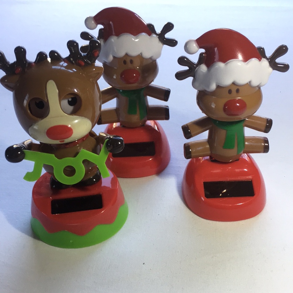 Festive Reindeer Solar-Powered Dancing Toys